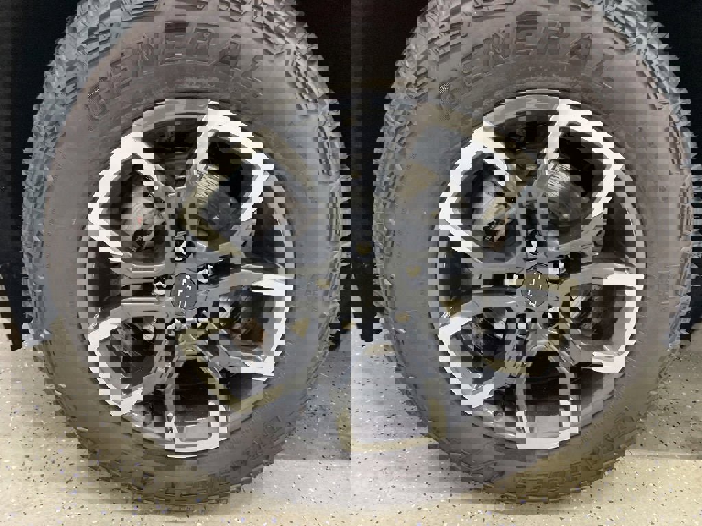 New 2025 Chevrolet Equinox ACTIV w/ Safety and Technology Package image 9