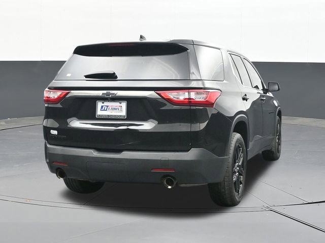 Used 2021 Chevrolet Traverse LS w/ LPO, Blackout Package FWD image 13