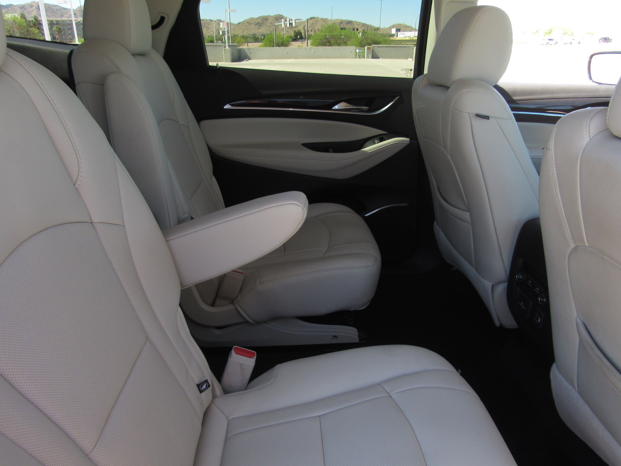 Used 2023 Buick Enclave Essence w/ Sound and Sites Package image 11