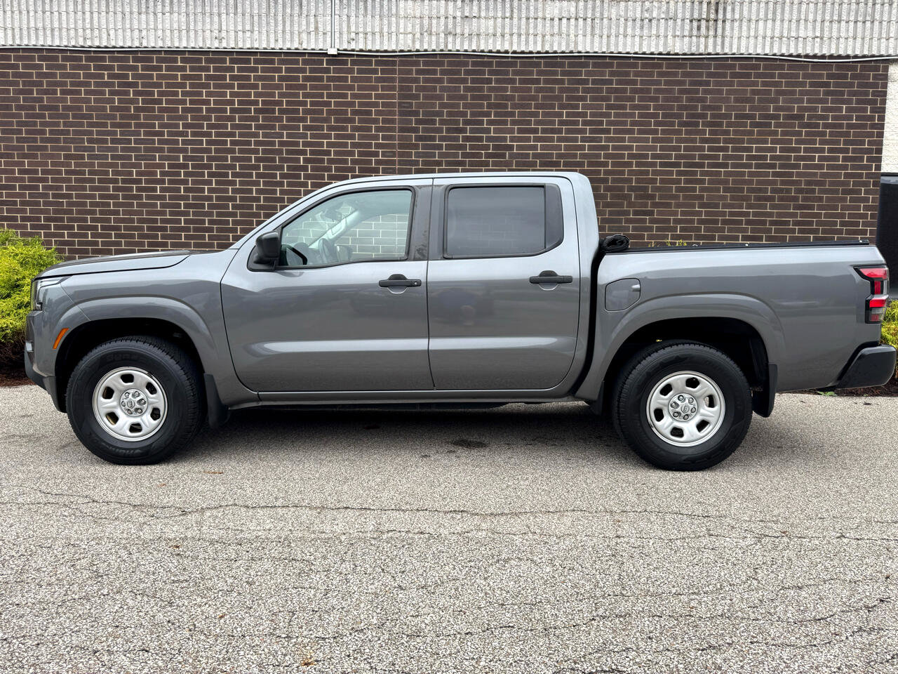 Used 2022 Nissan Frontier S image 25