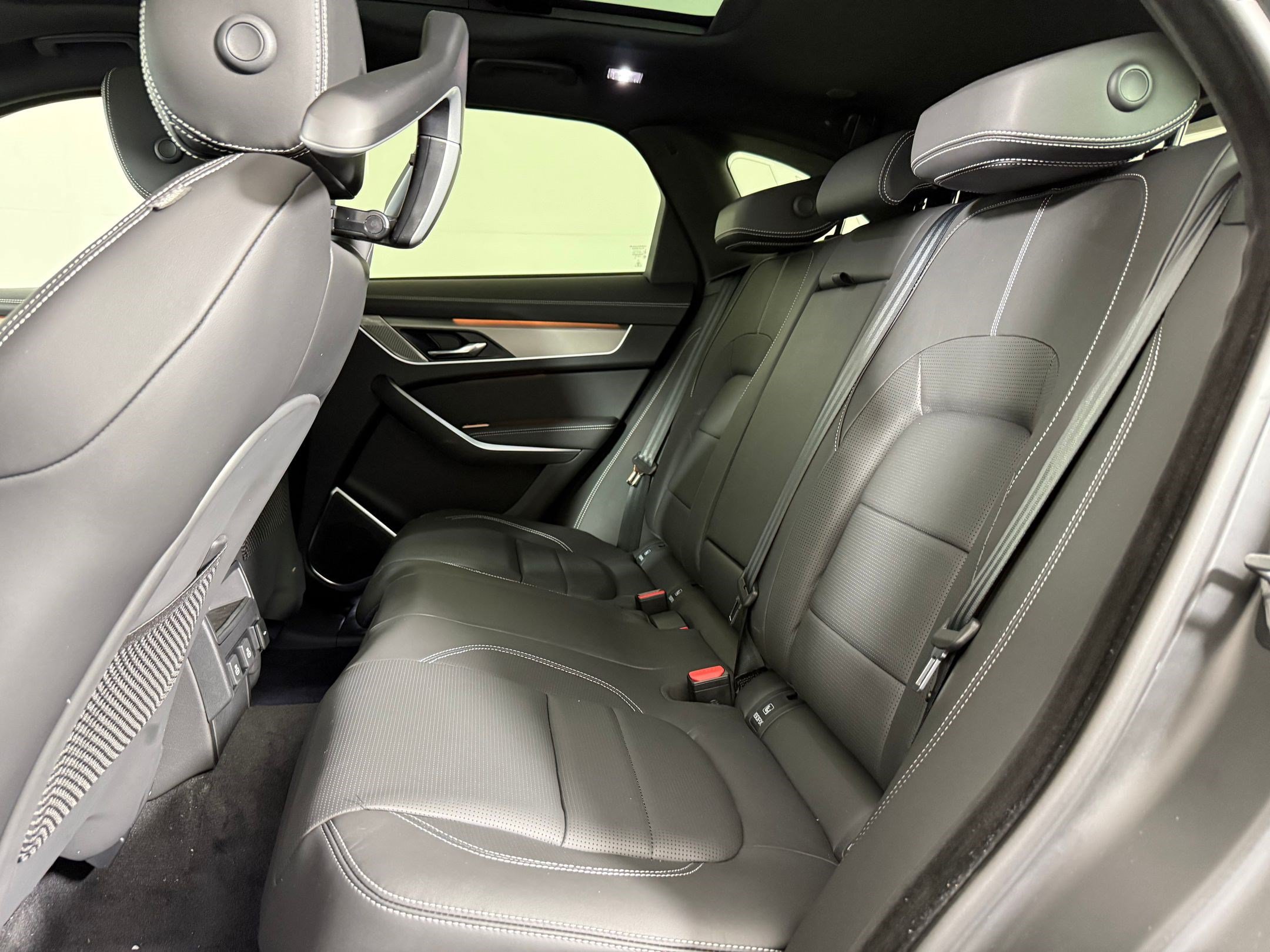 New 2026 Jaguar F-PACE R-Dynamic S AWD/4WD image 22