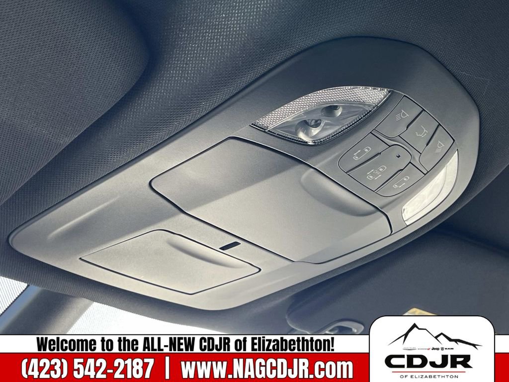 New 2026 Chrysler Pacifica Select image 28