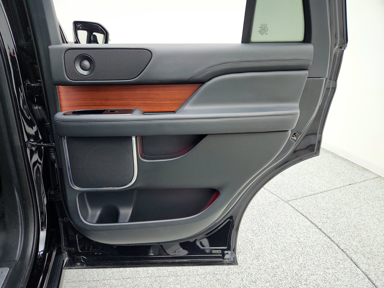 Used 2024 Lincoln Navigator Reserve image 31