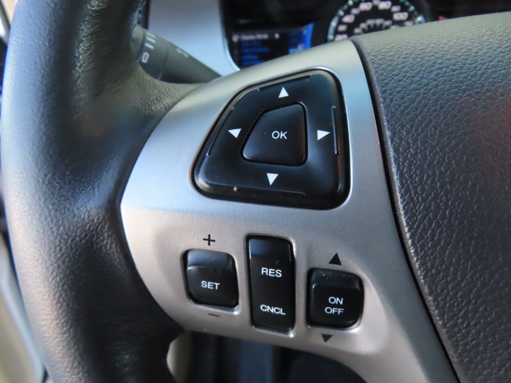 Used 2013 Ford Taurus SEL image 18