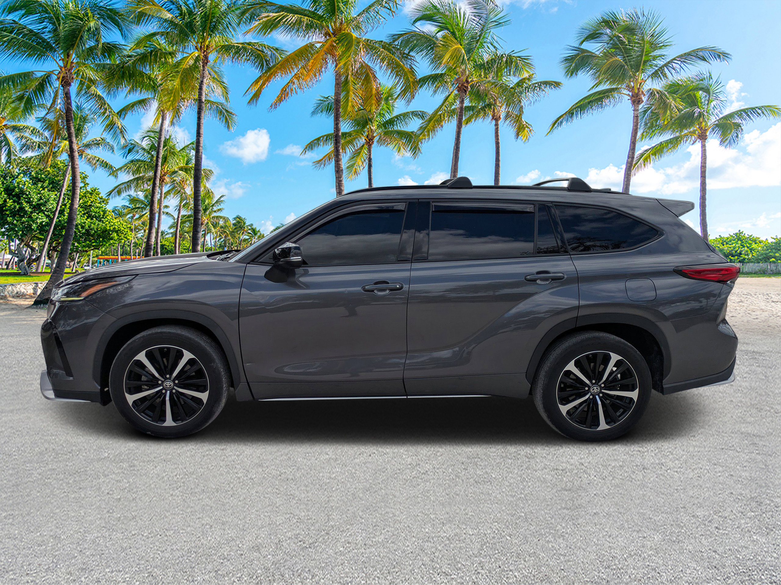 Used 2022 Toyota Highlander XSE image 6