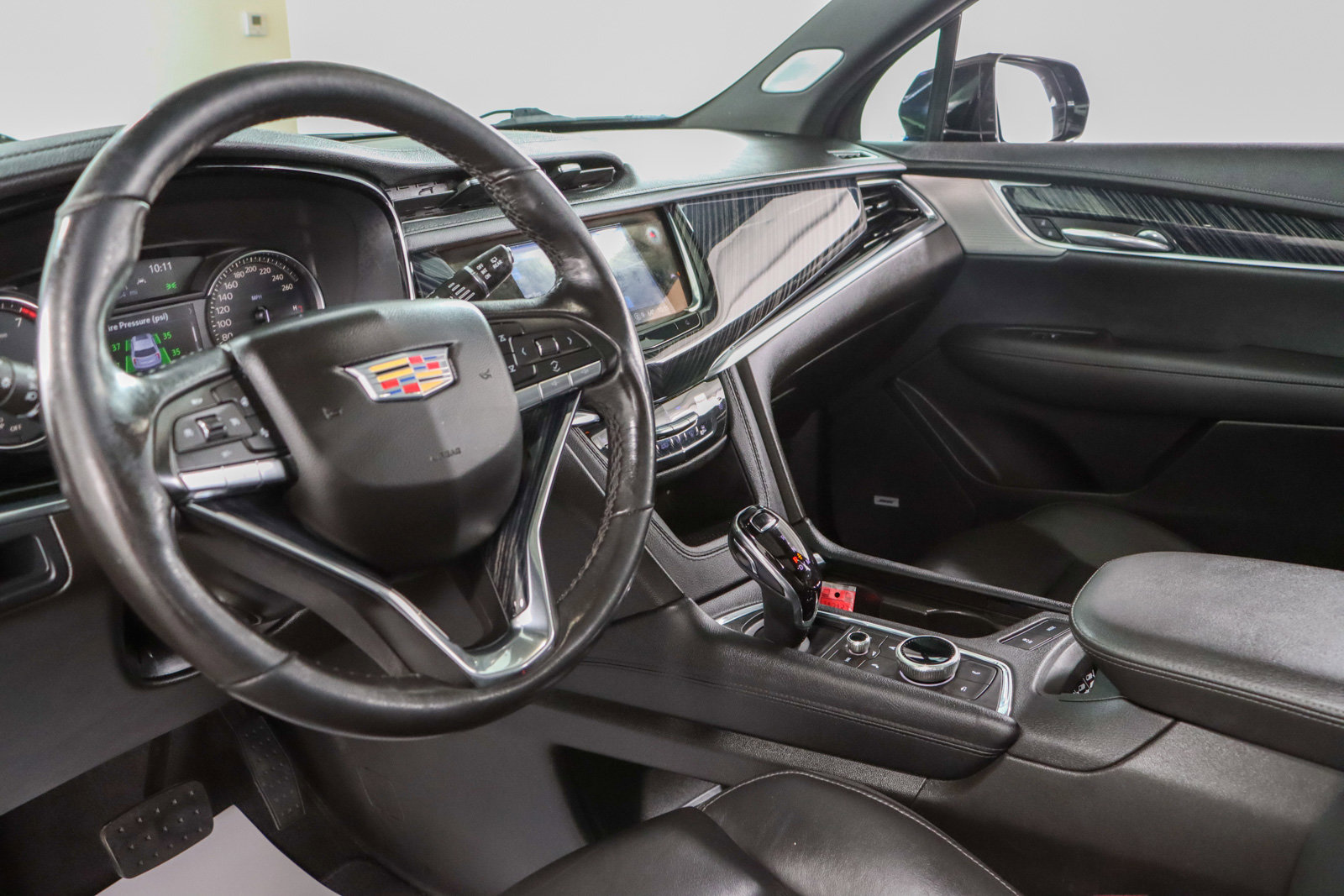 Used 2024 Cadillac XT6 Premium Luxury AWD/4WD image 23