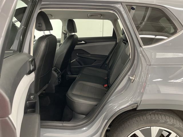 Used 2022 Volkswagen Taos SE w/ IQ.Drive SE Package image 8