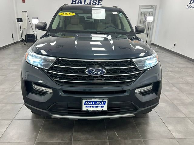 Used 2023 Ford Explorer XLT w/ Equipment Group 202A AWD/4WD image 27