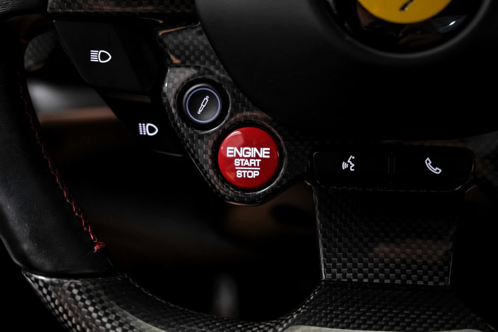 Used 2019 Ferrari 812 Superfast RWD image 22