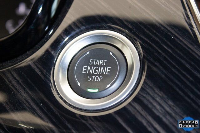 Used 2025 Cadillac XT6 Premium Luxury image 32