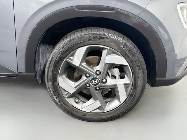 Used 2024 Hyundai Venue SEL FWD image 31