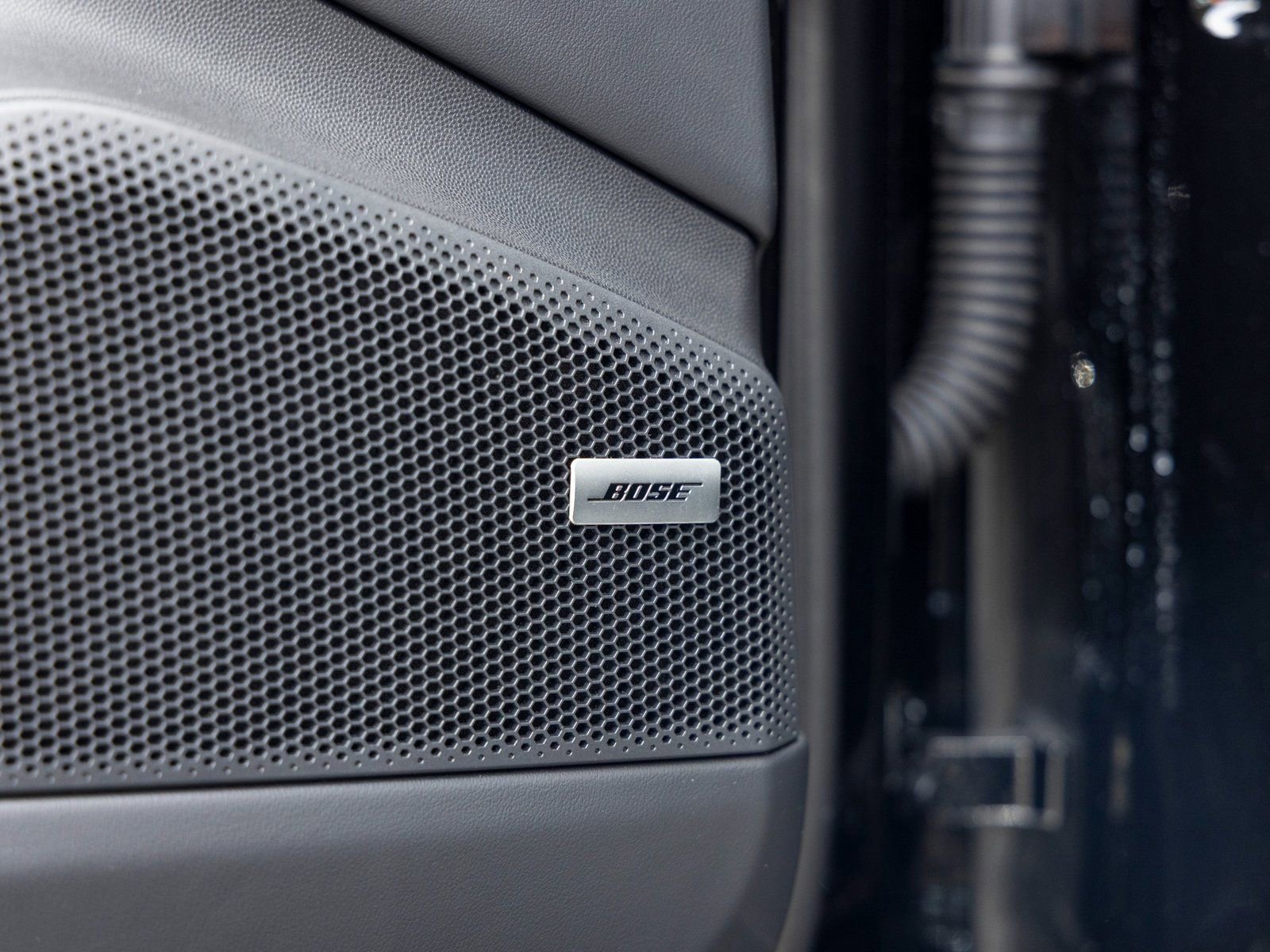 Certified 2025 Porsche Macan Electric image 25