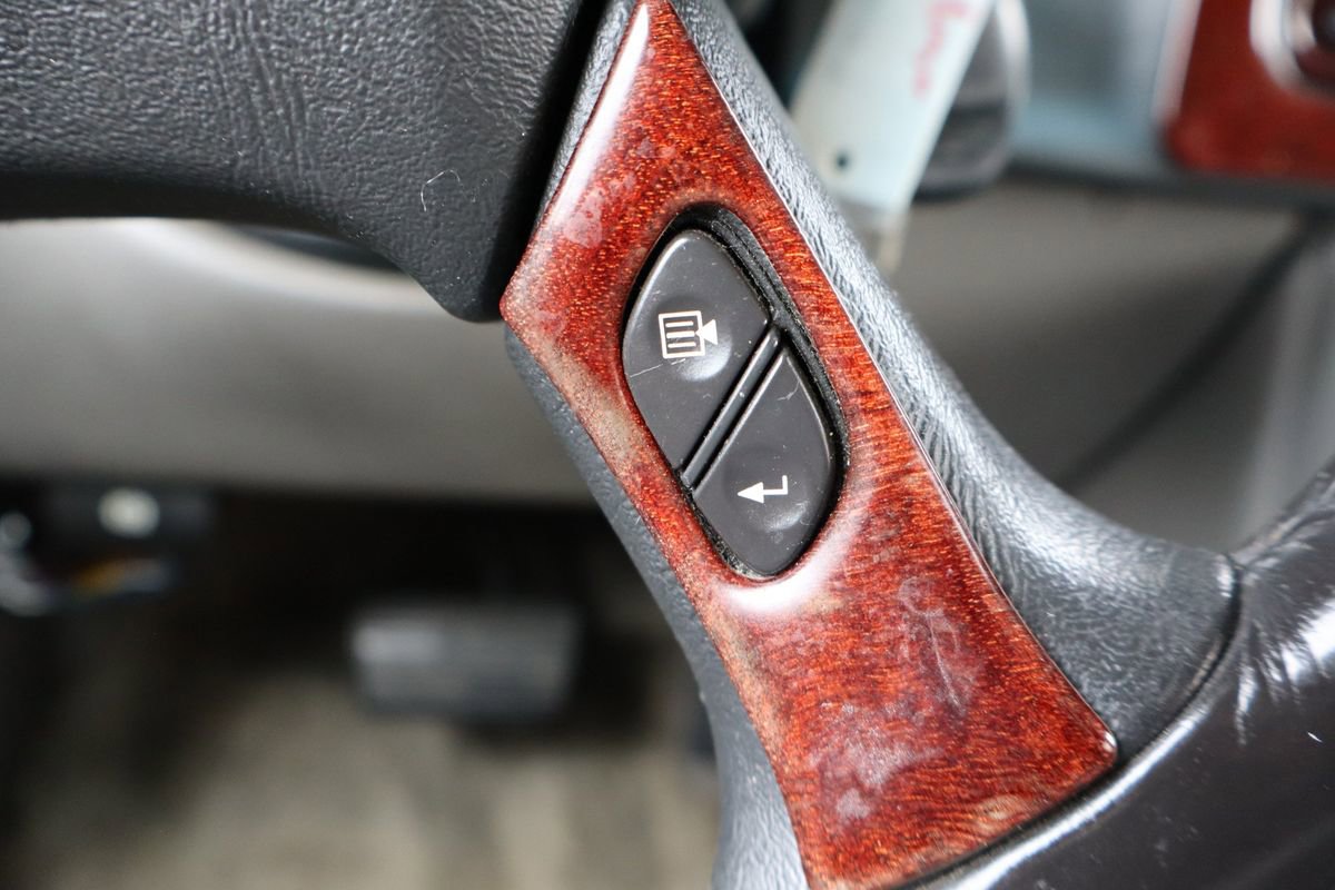 Used 2003 Chevrolet Suburban 2500 LT w/ LT Preferred Equipment Group image 36