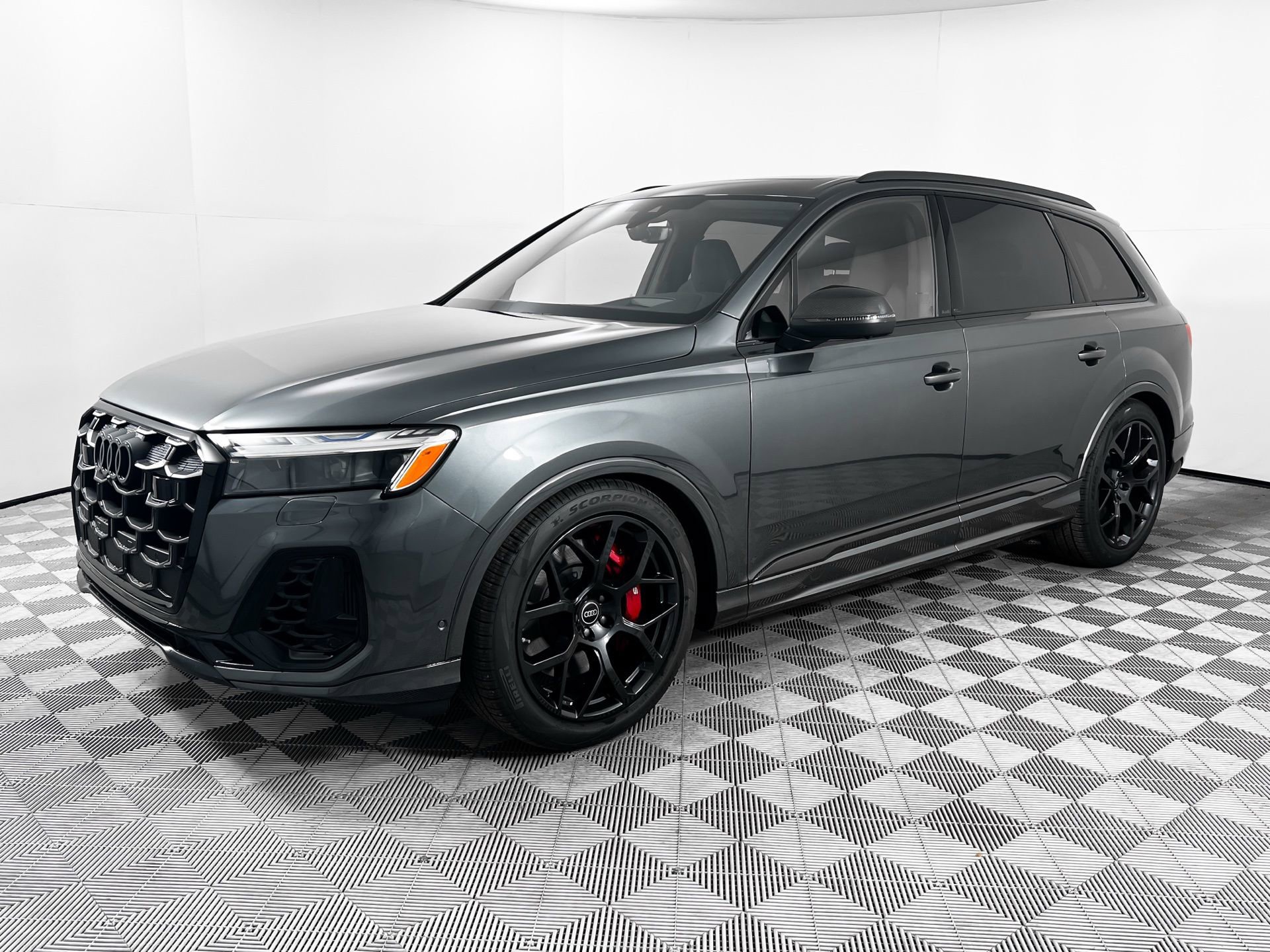 New 2026 Audi SQ7 Prestige image 3