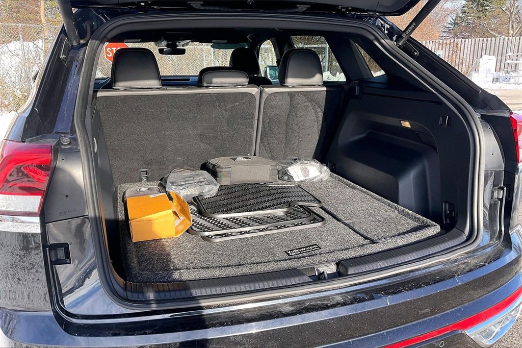 Used 2023 Volkswagen Atlas Cross Sport SEL Premium R-Line image 28