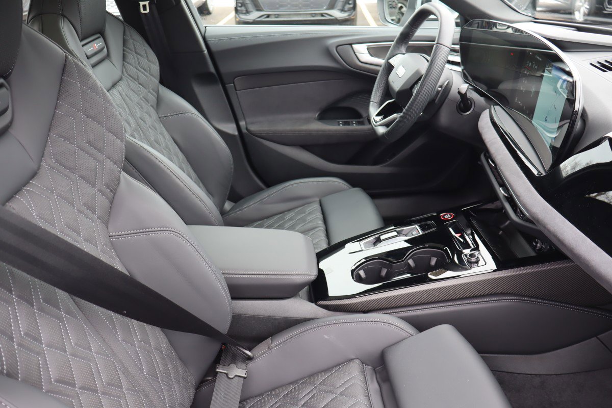 Used 2025 Audi S5 Premium Plus w/ Premium Plus Package image 16