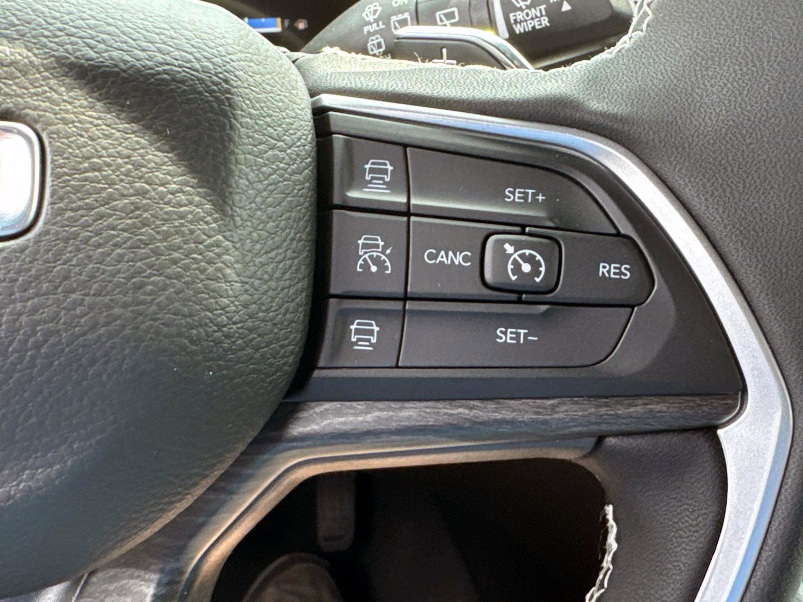 New 2025 Jeep Grand Cherokee Limited image 11