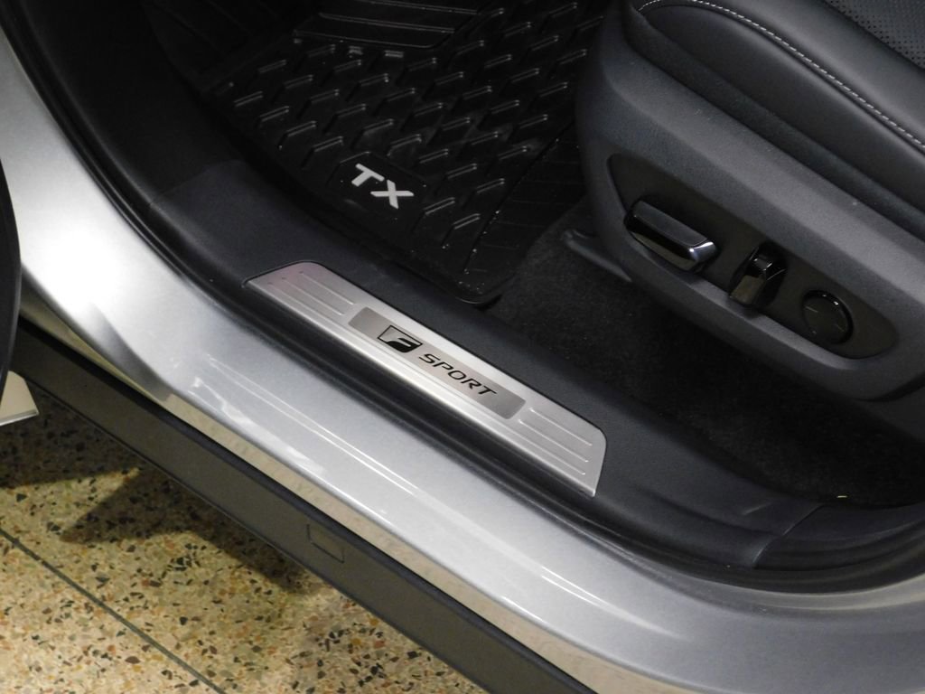 Used 2026 Lexus TX 500h AWD image 25