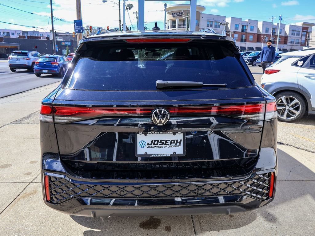 New 2026 Volkswagen Tiguan SE R-Line image 4