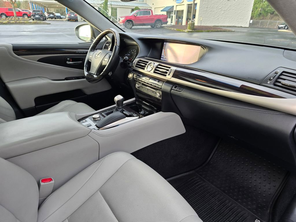 Used 2014 Lexus LS 460 image 4