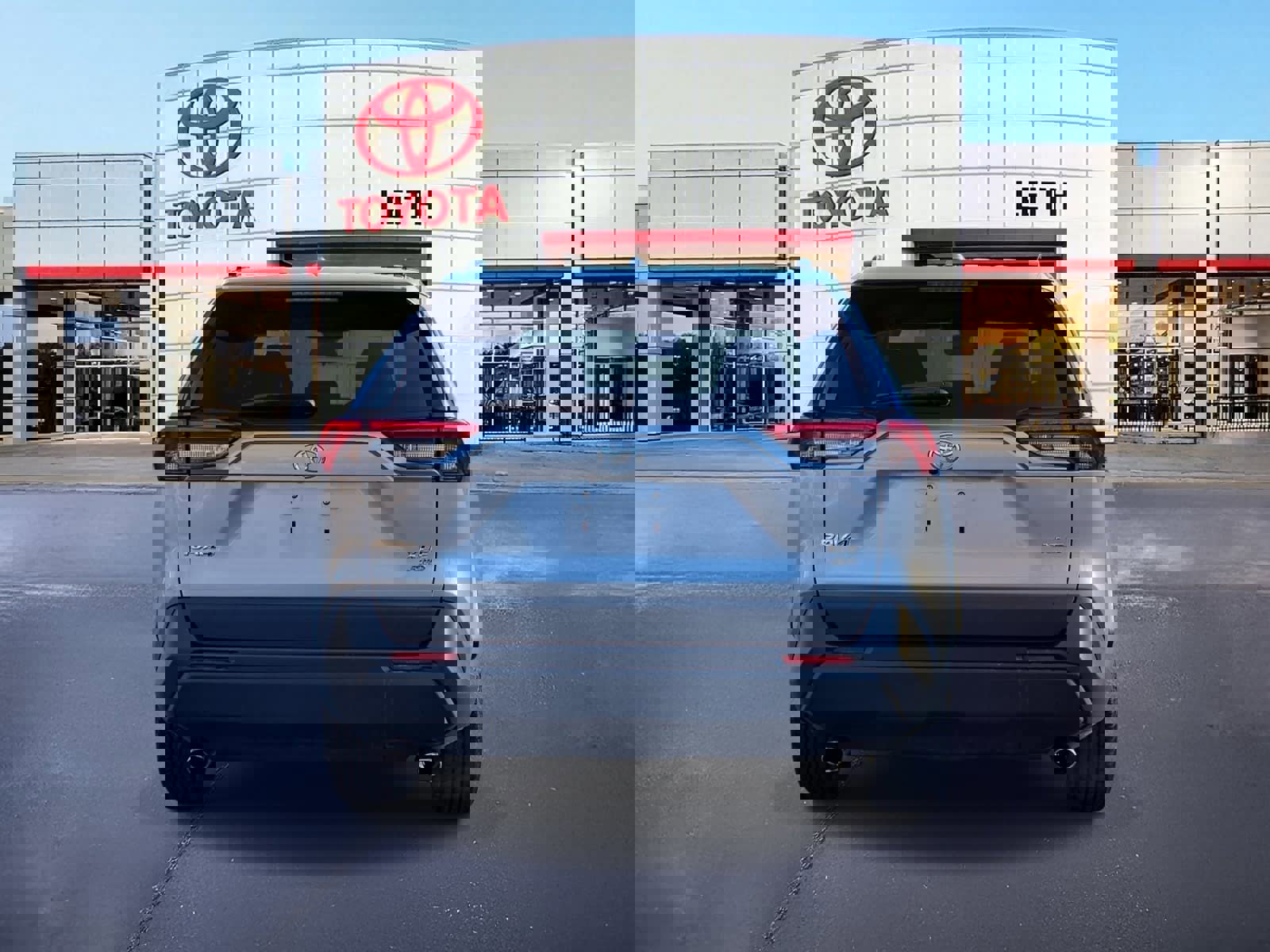 Used 2024 Toyota RAV4 XLE image 6