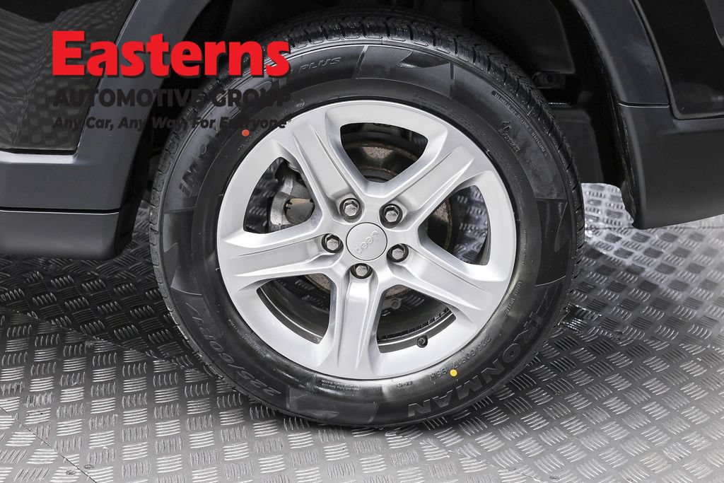 Used 2023 Jeep Compass Latitude AWD/4WD image 10