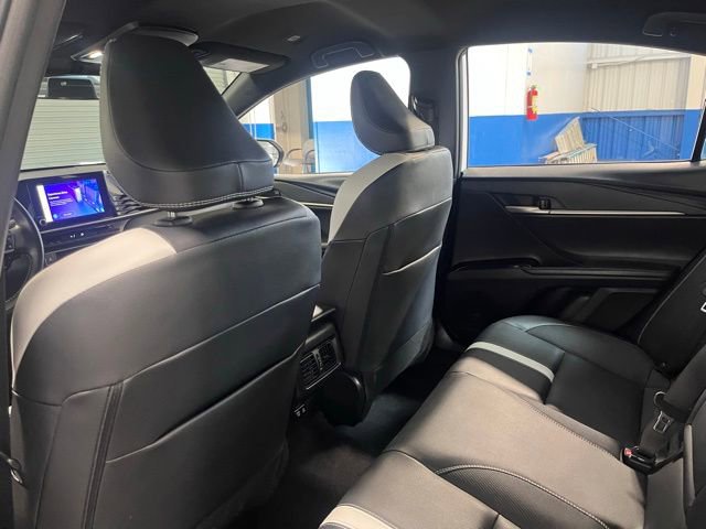 Used 2025 Toyota Camry SE FWD image 17