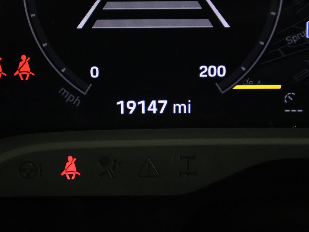 Used 2023 Porsche Taycan image 41