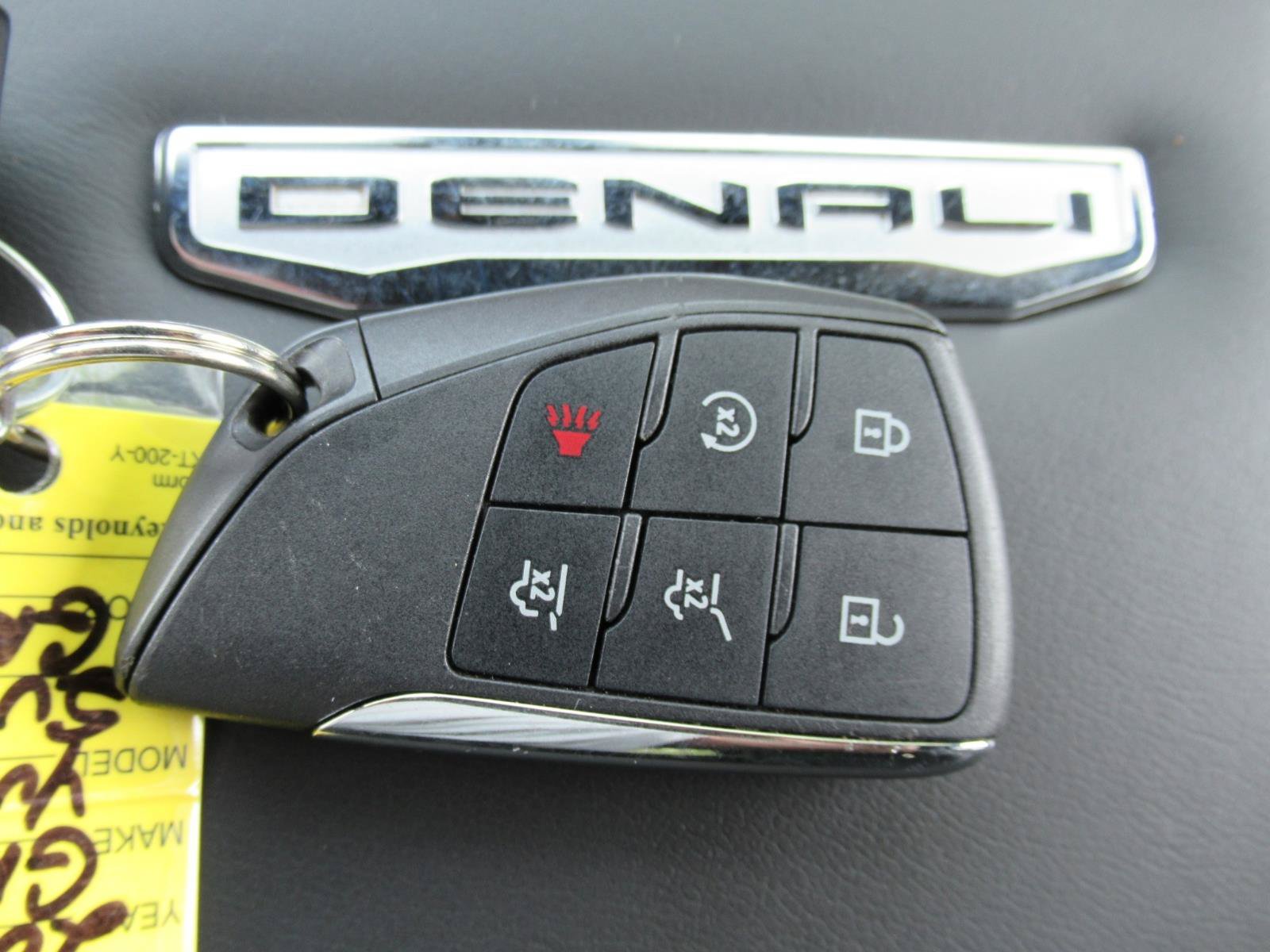 Used 2025 GMC Yukon Denali AWD/4WD image 31
