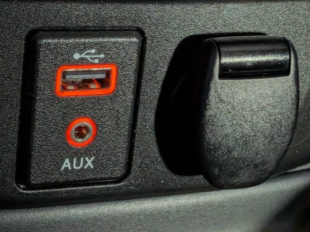Used 2017 Nissan Rogue SL w/ SL Premium Package FWD image 30