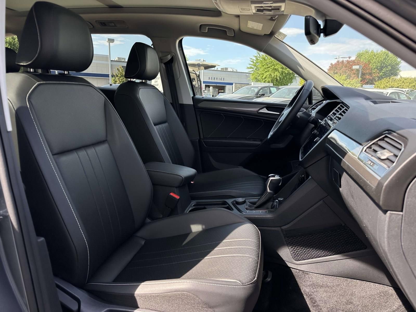 Certified 2024 Volkswagen Tiguan SE AWD/4WD image 10
