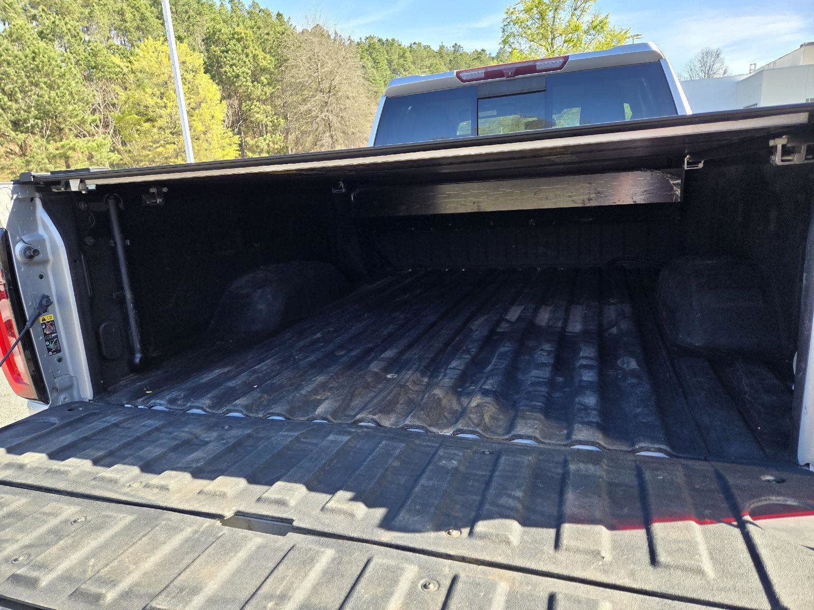 Used 2022 GMC Sierra 2500 SLT w/ SLT Convenience Package image 16