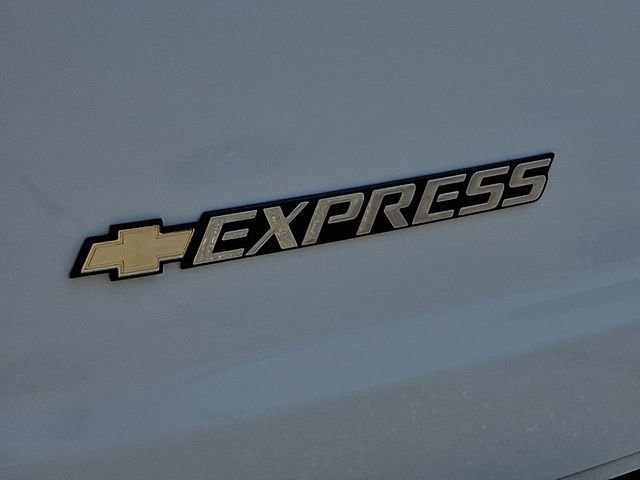 Used 2025 Chevrolet Express 2500 w/ Driver Convenience Package RWD image 33
