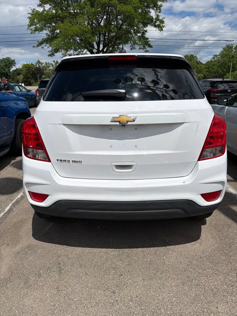Used 2020 Chevrolet Trax LS w/ Tint and Cruise Package AWD/4WD image 4