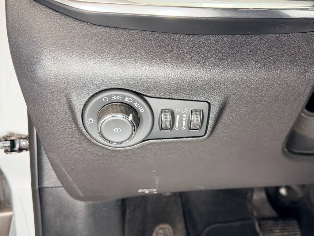 Used 2024 Jeep Compass Limited AWD/4WD image 16