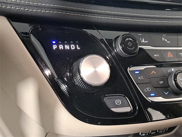 Used 2023 Chrysler Pacifica Touring-L image 30