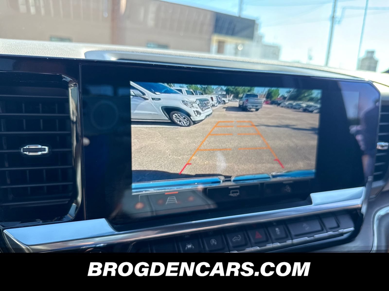 Used 2023 GMC Sierra 1500 SLT w/ SLT Premium Package AWD/4WD image 6