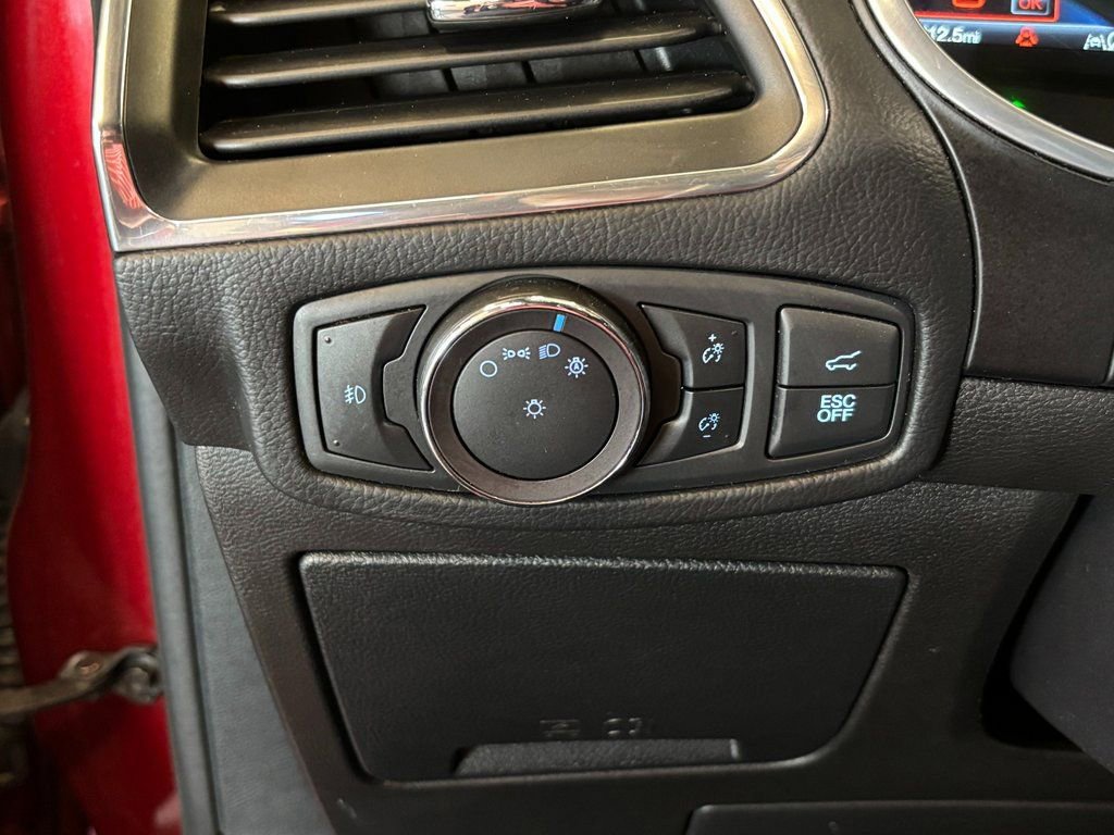 Used 2019 Ford Edge ST w/ Equipment Group 401A AWD/4WD image 19