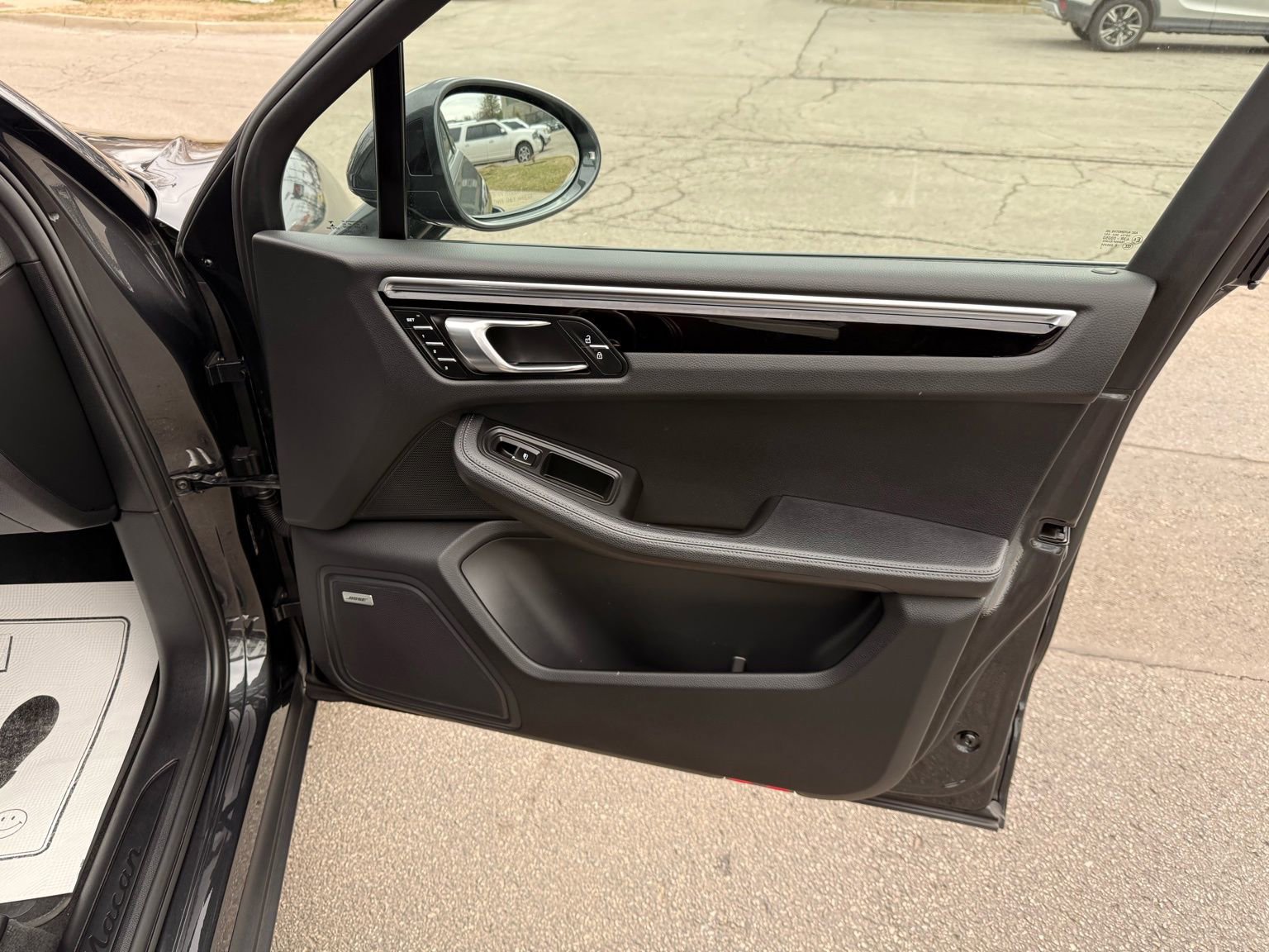 Used 2022 Porsche Macan image 13