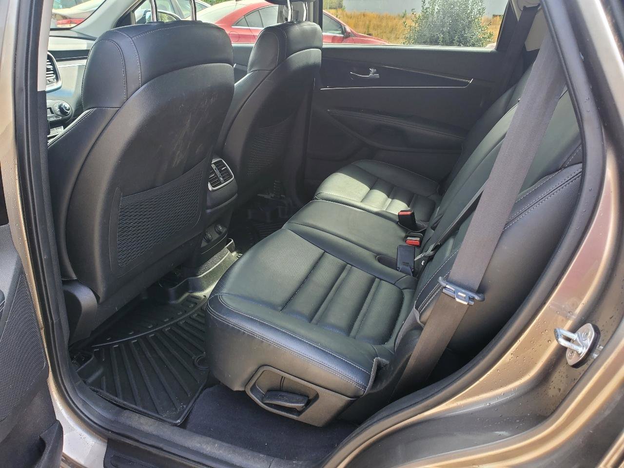 Used 2016 Kia Sorento EX image 14