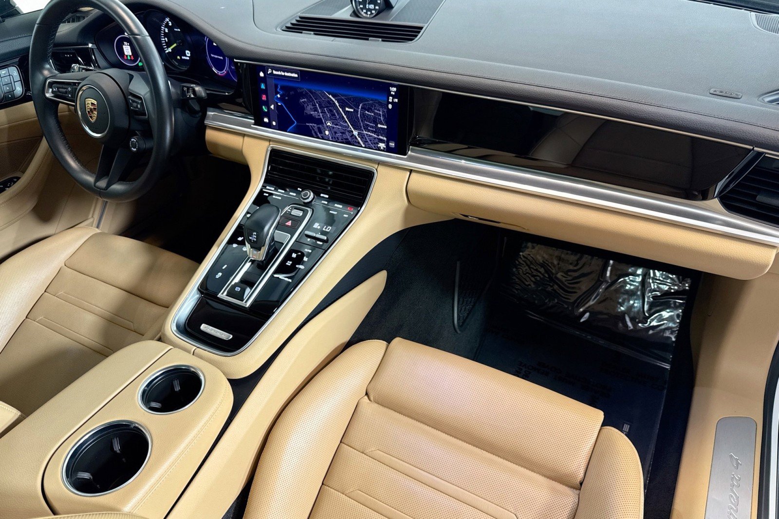 Used 2023 Porsche Panamera 4 w/ Premium Package image 28