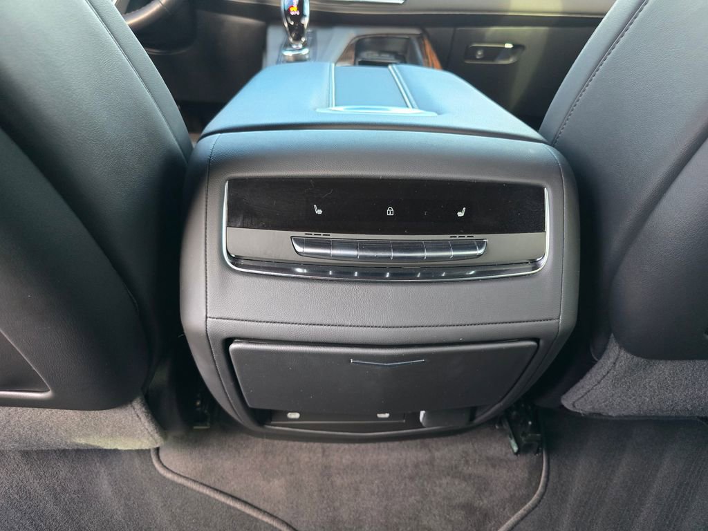 Used 2023 Cadillac Escalade Premium Luxury image 30