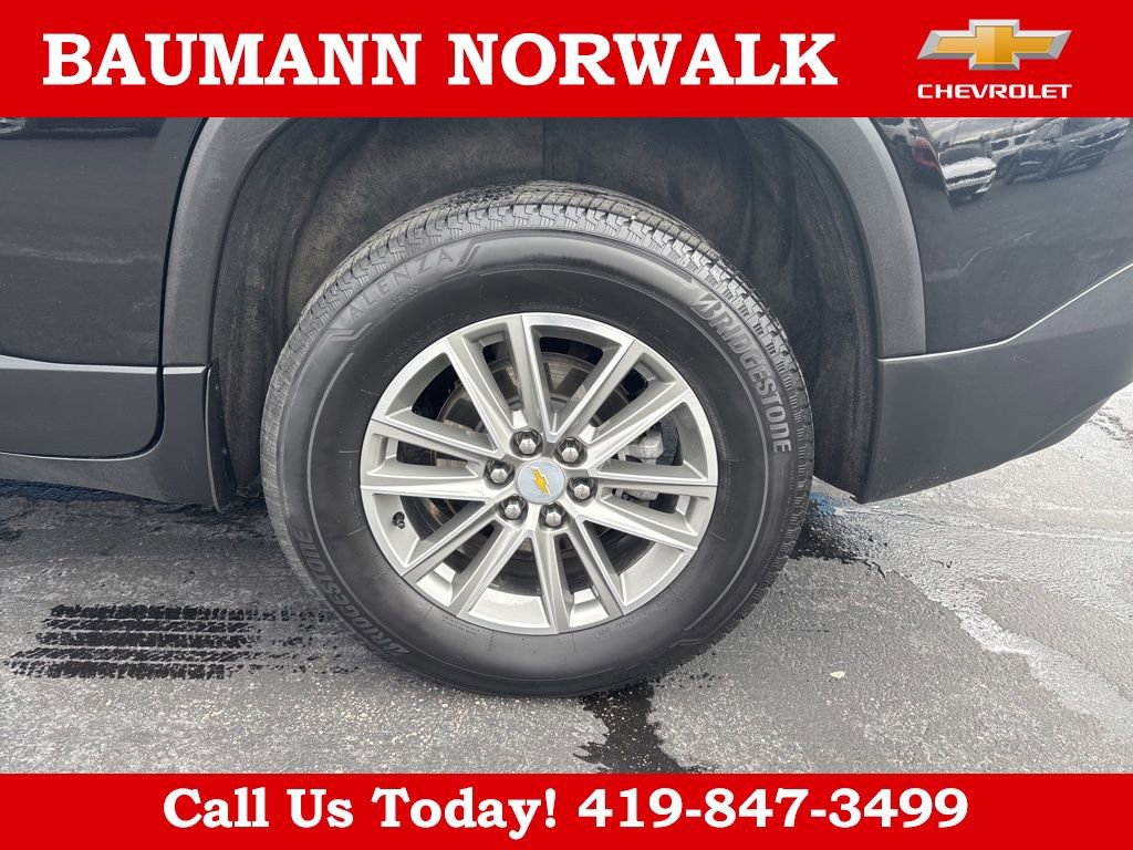 Used 2023 Chevrolet Traverse LT image 10
