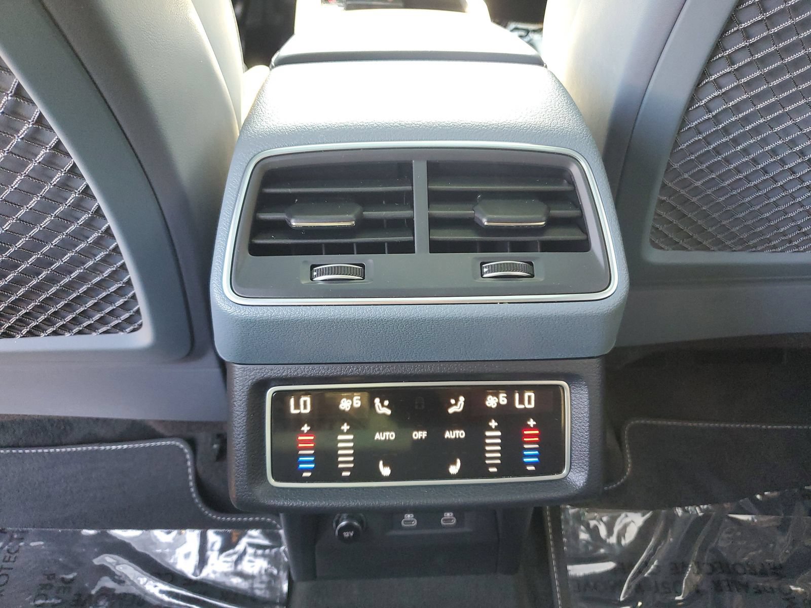 Used 2023 Audi e-tron Prestige w/ Prestige Package AWD/4WD image 12
