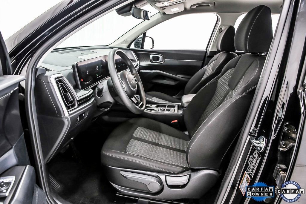 Used 2025 Kia Sorento LX image 26