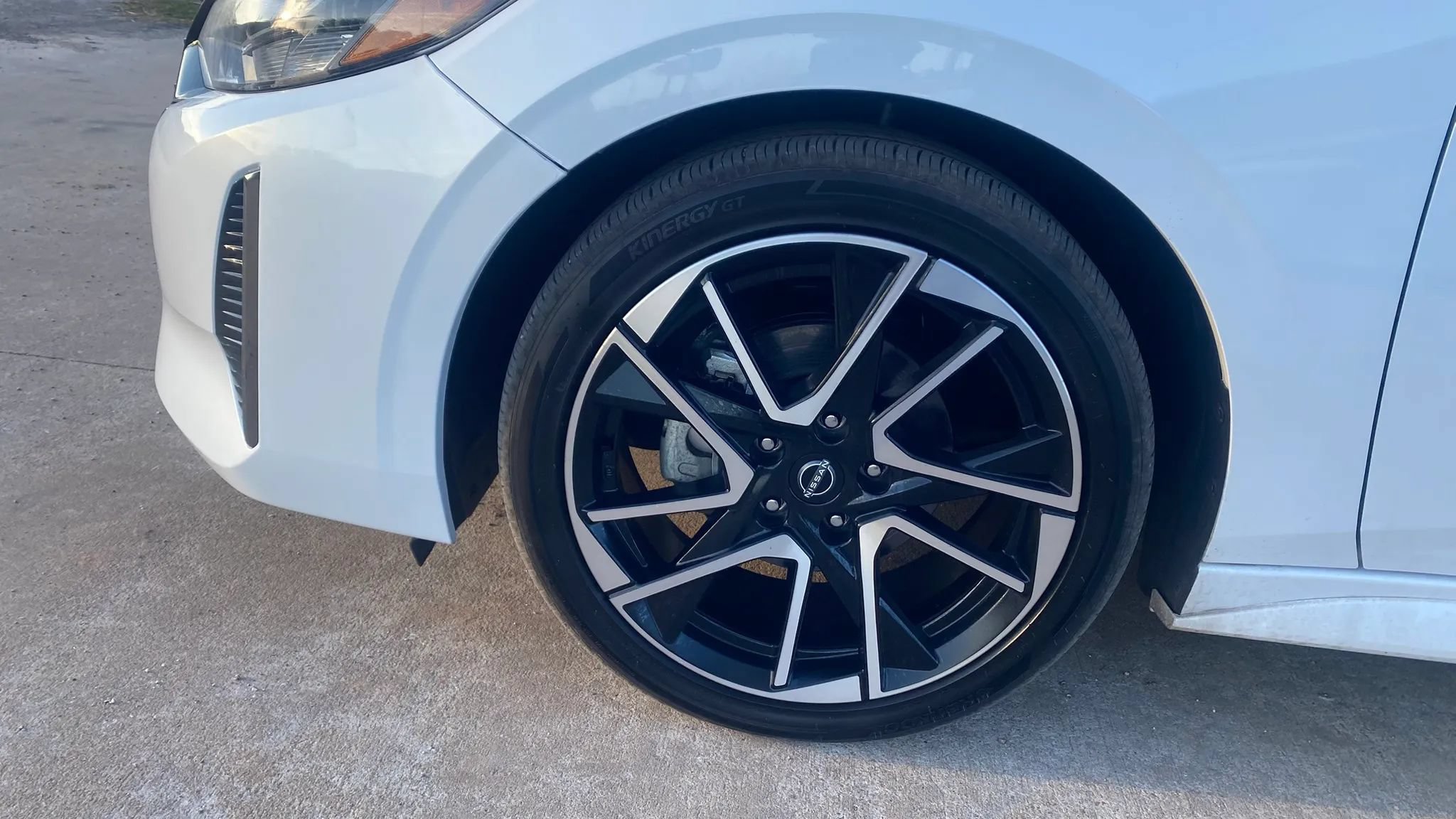 Used 2024 Nissan Sentra SR FWD image 23