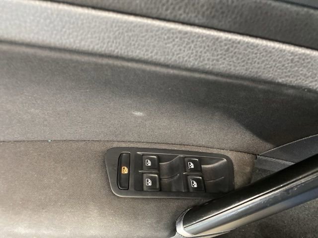 Used 2019 Volkswagen Golf S image 25