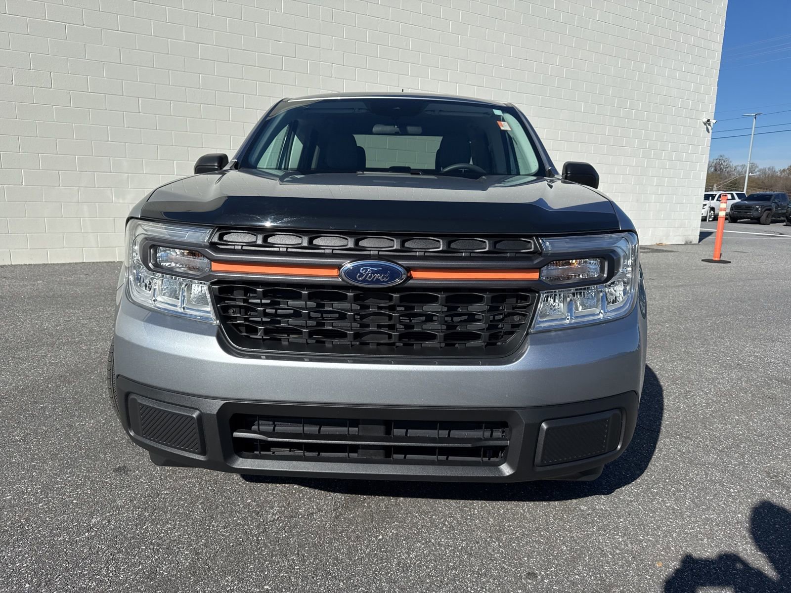 Used 2023 Ford Maverick XLT image 2