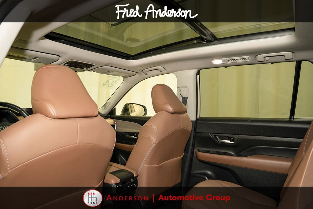 Certified 2024 Toyota Grand Highlander AWD image 10