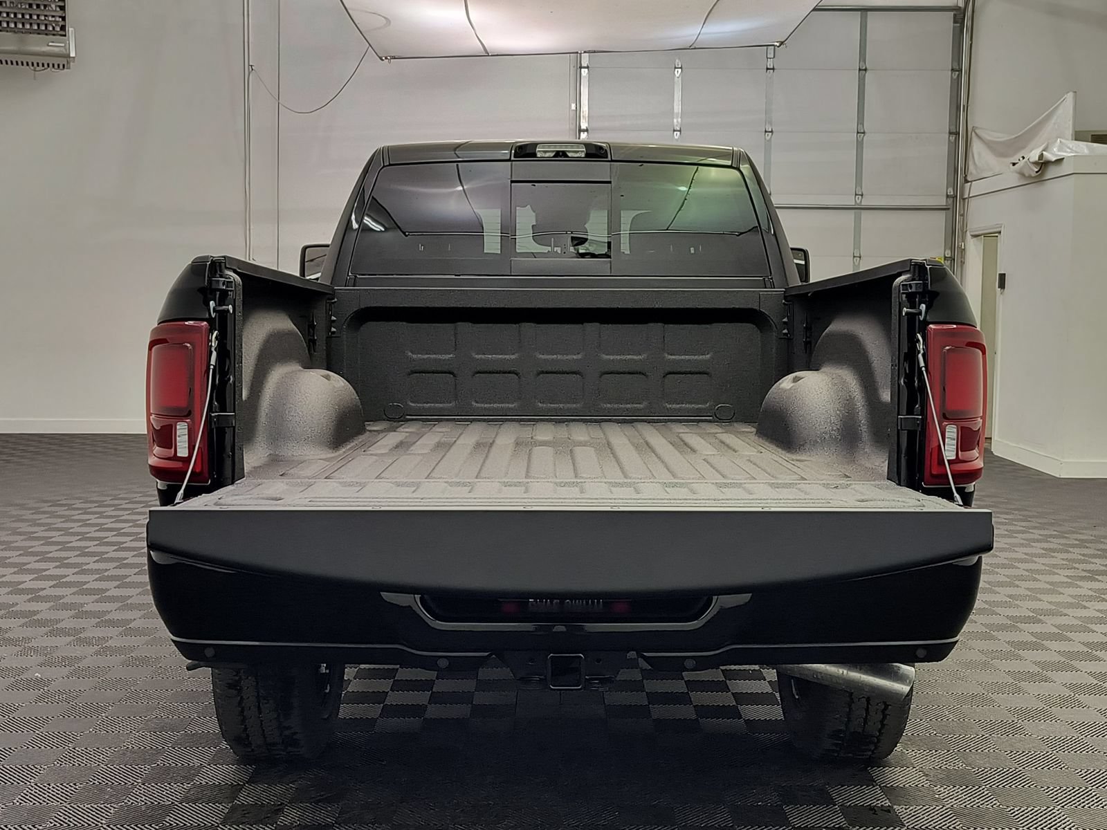 New 2026 RAM 3500 Big Horn AWD/4WD image 19